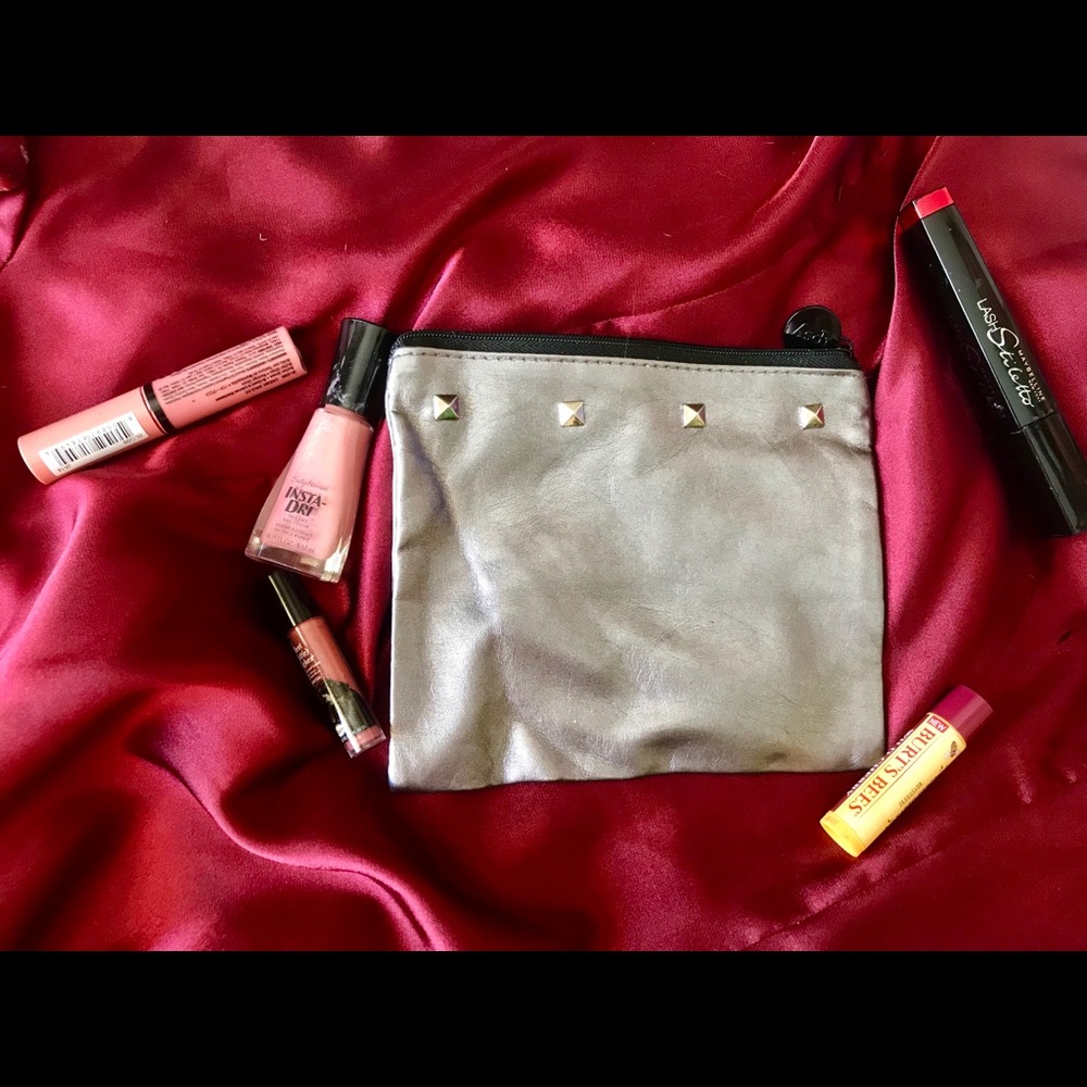 Makeup bag👛